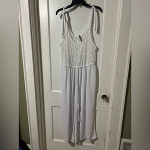 ⚡️5/$25⚡️Torrid crochet lace jumpsuit coverup. Tie straps, cinch waist. Sz 2x.